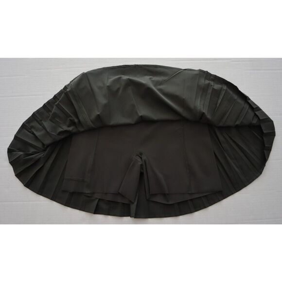 SPANX 50273R Womens Sz XL Green Built-In Figure-Shaping Shorts Pleated Skort - Picture 3 of 6